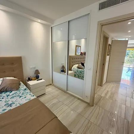 Elegant Avec Terrace Apartment *