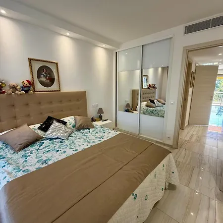 Elegant Avec Terrace
