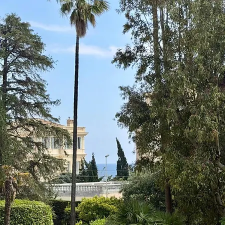 Elegant Avec Terrace Cannes